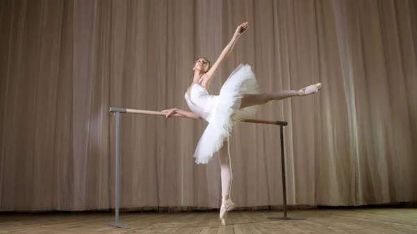 Ballet Rehearsal Old Theater Hall Young Ballerina White Ballet Skirt — Foto de Stock