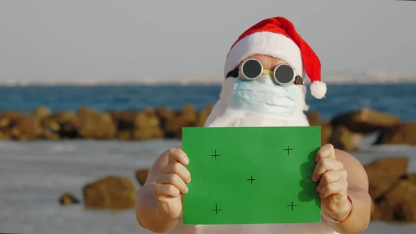 Grappige Kerstman Met Een Beschermend Masker Kerstman Een Zonnebril Met — Stockfoto