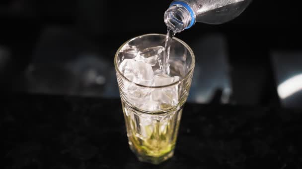 Cocktail Bartender Makes Cocktail Close Bartender Pours Sparkling Water Glass — Stock Video