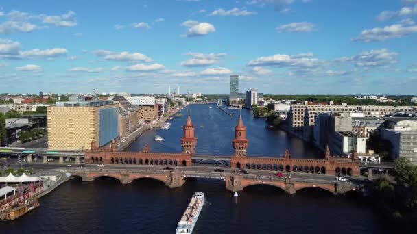 Přehled Panorama Bezpilotní Záběry Oberbaum Most Friedrichshain Slunečný Letní Den2022 — Stock video