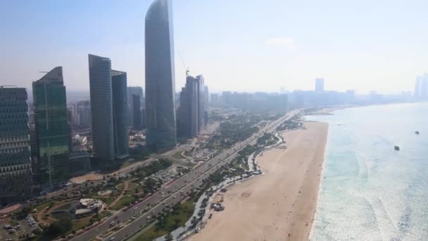 Abu Dhabi City Uae Korniche Breakwater Modern Towers City View — Stock Video