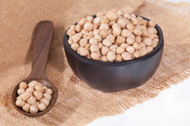 Cicer arietinum - Nohut çiğ taneleri; Önemli Mutfak ve Beslenme Kaliteleri Legume