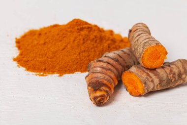 Taze organik kök ve zerdeçal tozu - Curcuma longa