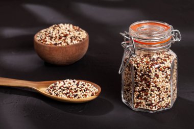 Chenopodium Quinoa - Gerçek kinoa tohumu karışımı: Beyaz, kırmızı ve siyah kinoa