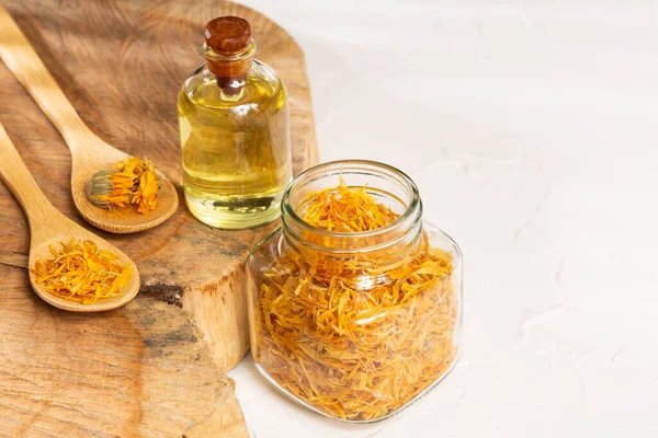 Calendula Officinalis - Calendula Petrol Şişesi İçinde