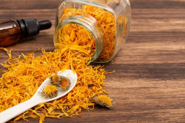 Caelndula officinalis Hierba Astercea - Kurumuş takvim çiçekleri