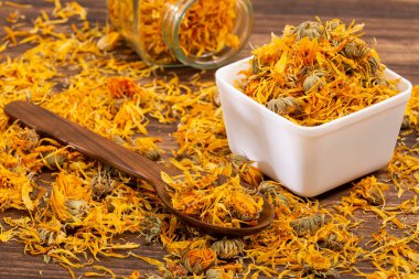 Calendula officinalis Hierba Astercea - Kurumuş takvim çiçekleri
