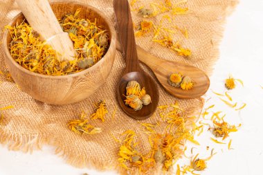 Calendula officinalis Hierba Astercea - Kurumuş takvim çiçekleri