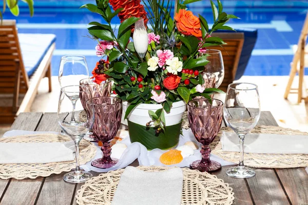 Sosyal Etkinlikler - Düğün için şık bir ziyafet salonu.