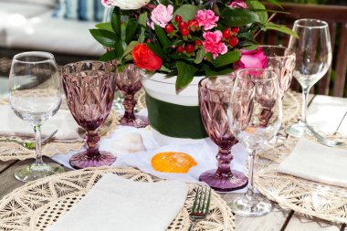 Sosyal Etkinlikler - Düğün için şık bir ziyafet salonu.