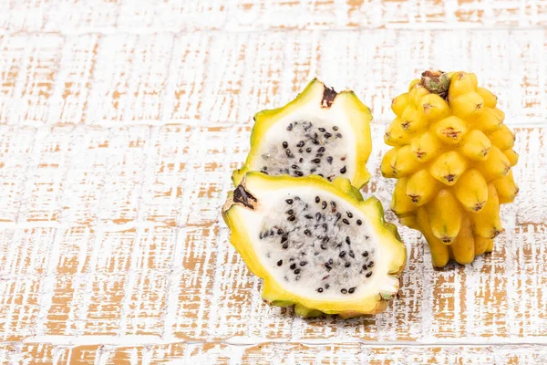 Selenicereus Megalanthus - Pitahaya veya Ejderha Meyvesi Sarı Rengi