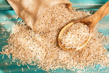 Organik Çiğ Kahverengi Pirinç - Yiyecek İçin Temel Gevrek