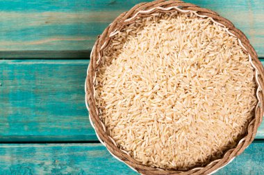 Organik Çiğ Kahverengi Pirinç - Yiyecek İçin Temel Gevrek