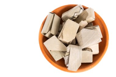 Guava Yapıştırıcısı Bijao Yaprağına Sarılı; Fotoğraf Beyaz Arkaplanda