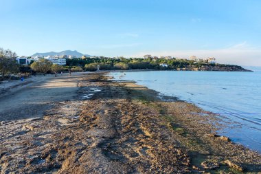 Yunanistan 'ın Rafina kentinde Marikes adlı plaj manzarası.