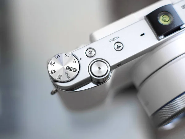 Visão Acima Uma Câmera Compacta Branca Com Função Botões Dispositivo — Fotografia de Stock