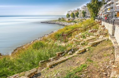 Denize giden yol. Pire, Yunanistan