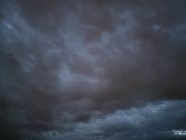 Темный Дождливый День Начнётся Любой Момент — стоковое фото