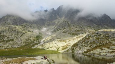 22 Ağustos 2020 'de Slovakya' nın High Tatras kentinde Teryho Chata (Terry 'nin Kulübesi) ve Sedielko (Buz Geçidi) dağlarına yürüyüş