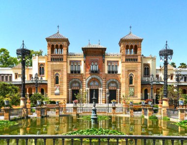 Sevilla, İspanya - 08 06 06 2020: Sevilla 'nın ilgi alanları, mimarisi ve cazibesi, Endülüs İncisi