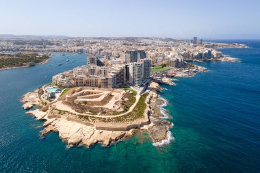 Tigne Point, Malta, Sliema yarımadasının ucundaki oldukça prestijli bir yerleşim yeri.
