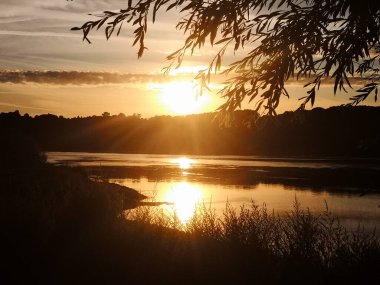 Loire üzerinde gün batımı