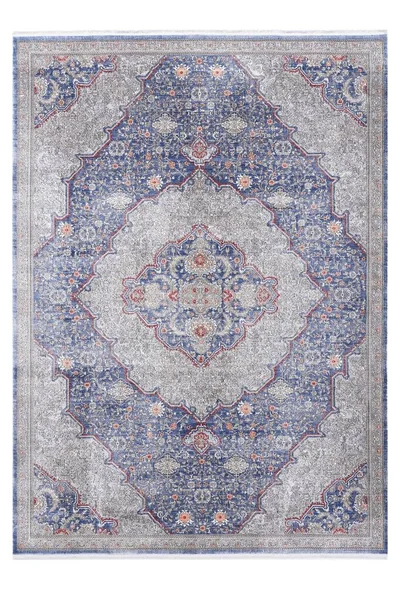 Beyaz arka planda klasik desenli makine halısı.