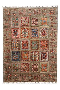 Çocuk odası halısı arkaplandan ayrılmış.