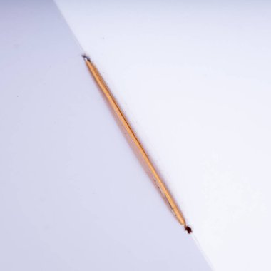 El yapımı deri kaplı defter.