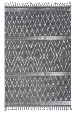 beyaz arkaplanda makine halısı