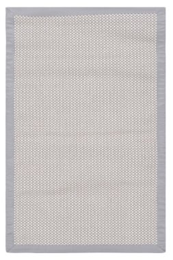 beyaz arkaplanda makine halısı