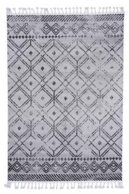 beyaz arkaplanda makine halısı