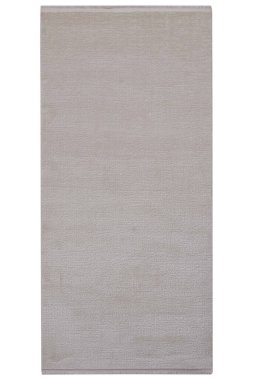 beyaz arkaplanda makine halısı