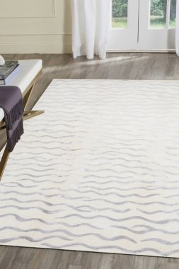 Model oluşturmak için halı kaplı oda resmi