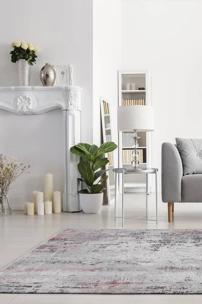 Sahnede konseptli halı maketi fotoğrafı