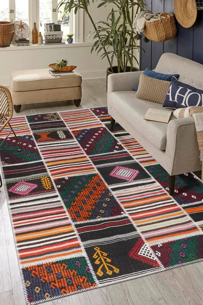 Sahnede konseptli halı maketi fotoğrafı