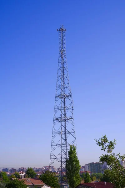 Язок Супутниковими Каналами Вежа Язок Прослуховування Антенного Телефонного Радіо — стокове фото