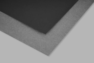 Çizgiler oluşturan üçgenli soyut siyah gri arkaplan açık bir kitap vs desenli kapak gibi görünüyor