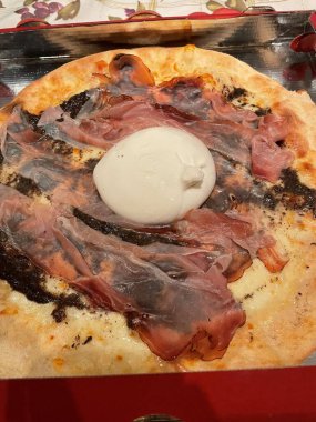 Tipico pranzo con piadina romagnolo