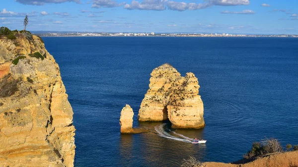 Speedboat Sailing Cave Cliff Rock Ponta Piedade Algarve Portugal Europe — Stock Photo, Image
