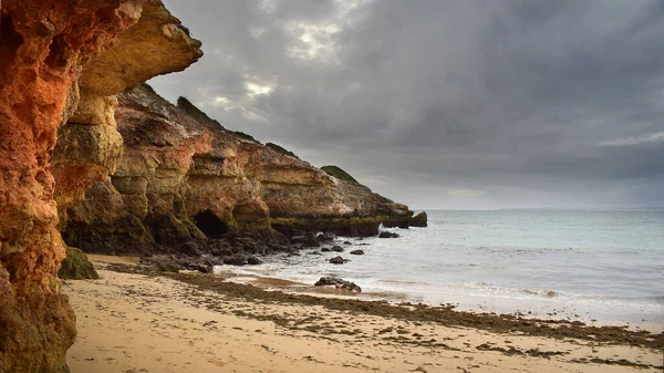 Pintadinho Sand Beach Rocks Dark Clouds Landscape Algarve Portugal Europe — Stock Photo, Image