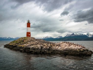 Beagle Channel 'daki Les Eclaireurs deniz feneri, dünyanın sonundaki ünlü Ushuaia simgesi, Arjantin Patagonya