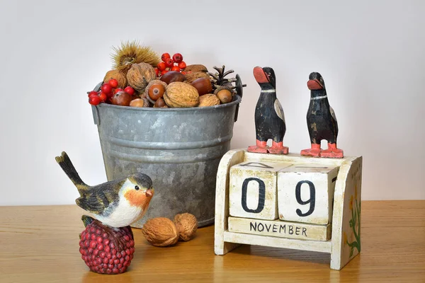 9 Kasım takvim sonbahar kompozisyonu.