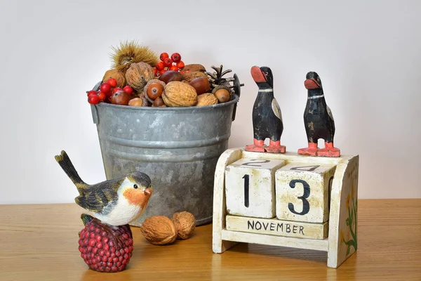 13 Kasım takvim sonbahar kompozisyonu