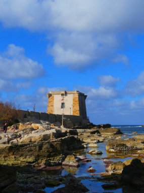 Sicilya 'daki tipik bir deniz kalesi..