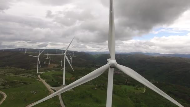 Vue Aérienne Éoliennes Champ Éoliennes Dans Une Usine Industrielle Avec — Video