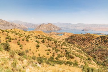 Nurek, Khatlon Eyaleti, Tacikistan. Kyzylsu Nehri 'ndeki Nurek Barajı.