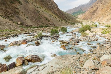 Khost, Gorno-Badakhshan Özerk Bölgesi, Tacikistan. Tacikistan 'daki Obikhumbou Nehri' nde Akıntı.