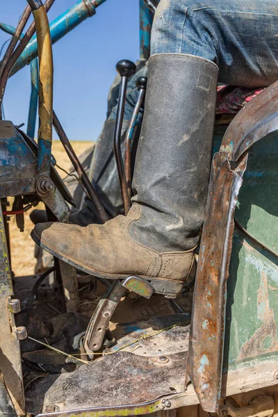 Shagmon Province Khatlon Tadjikistan Démarrage Sur Les Commandes Tracteur Agricole — Photo