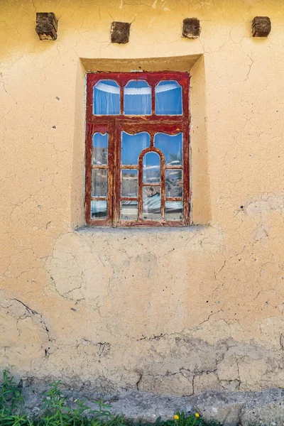 Sarytag Prowincja Sughd Tadżykistan Okno Dom Górskiej Wiosce — Zdjęcie stockowe